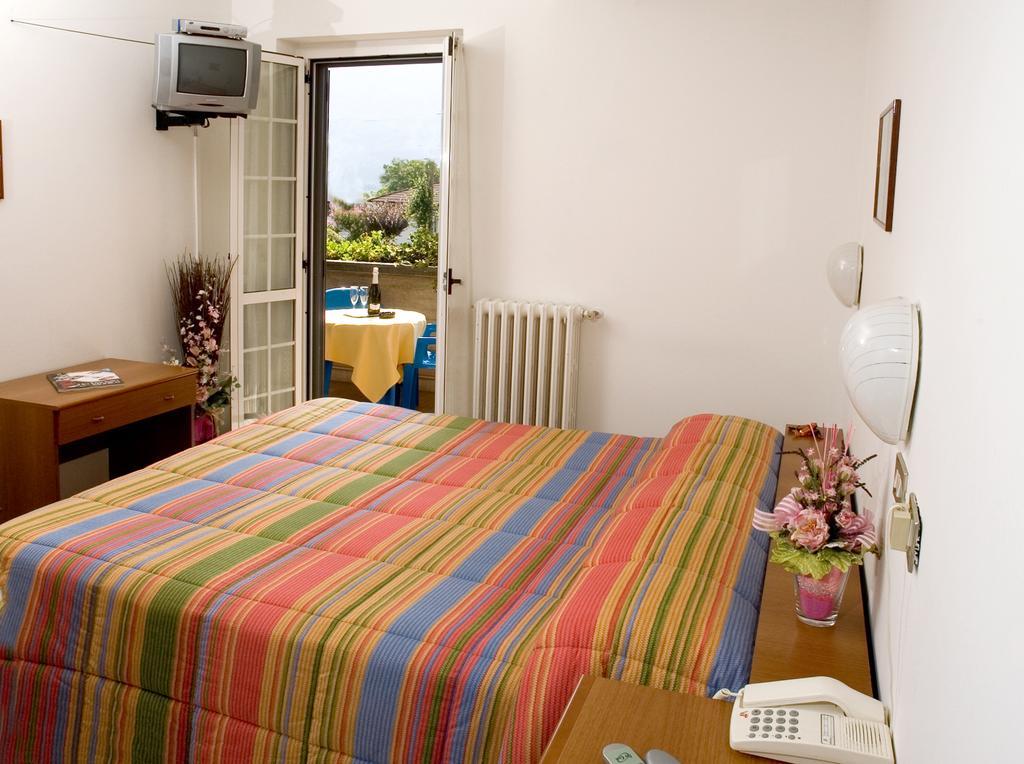 Hotel Del Mera Sorico Kamer foto
